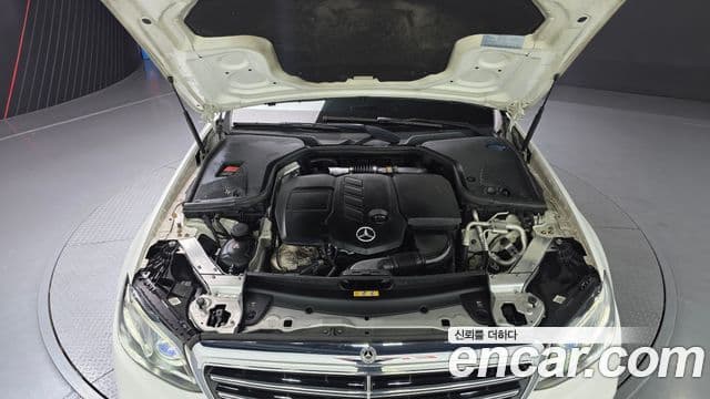 Mercedes-Benz E-Class 2019 — фото 6 из 20