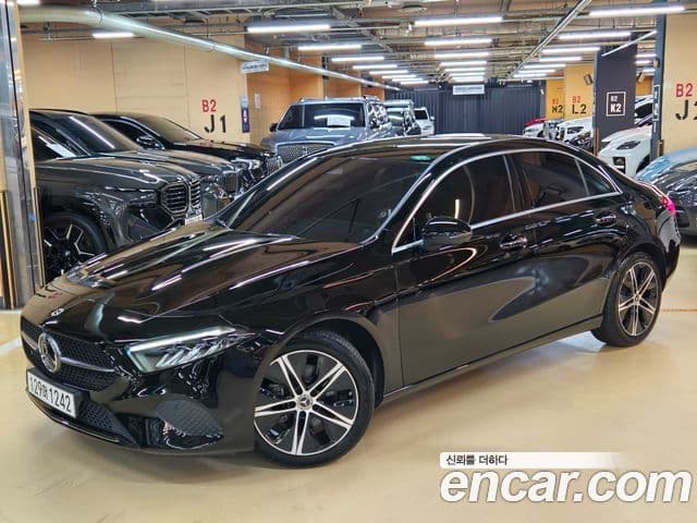 Mercedes-Benz A-Class 2023 — ფოტო 1/20