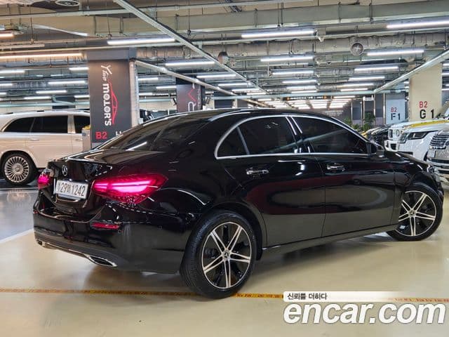 Mercedes-Benz A-Class 2023 — ფოტო 2/20