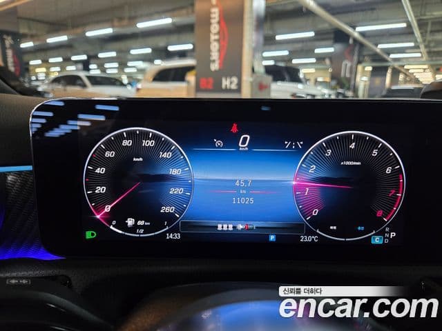 Mercedes-Benz A-Class 2023 — ფოტო 5/20