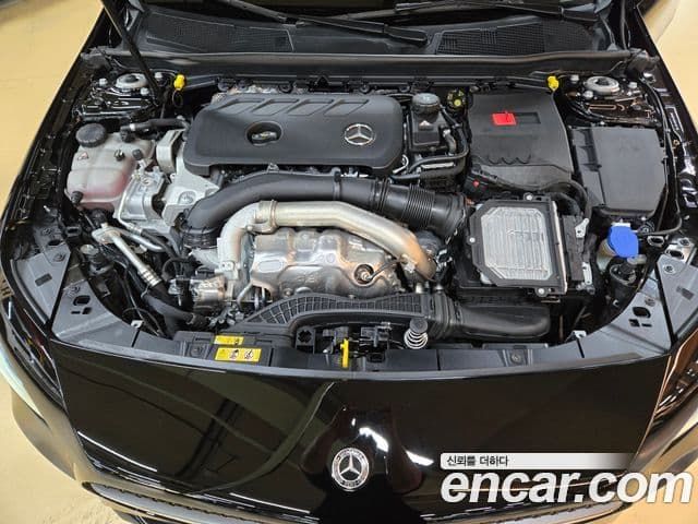 Mercedes-Benz A-Class 2023 — ფოტო 7/20