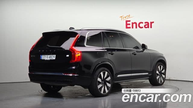 Volvo XC90 2024 — Photo 17/36