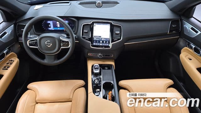 Volvo XC90 2024 — Photo 8/36