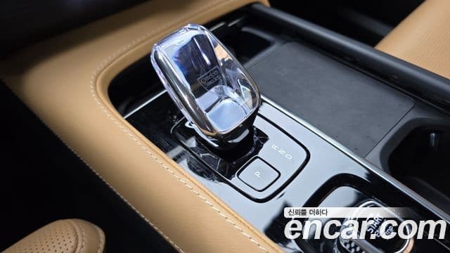 Volvo XC90 2024 — Photo 21/36
