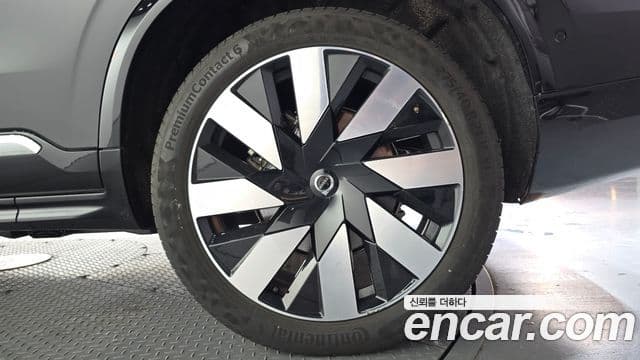 Volvo XC90 2024 — Photo 19/36