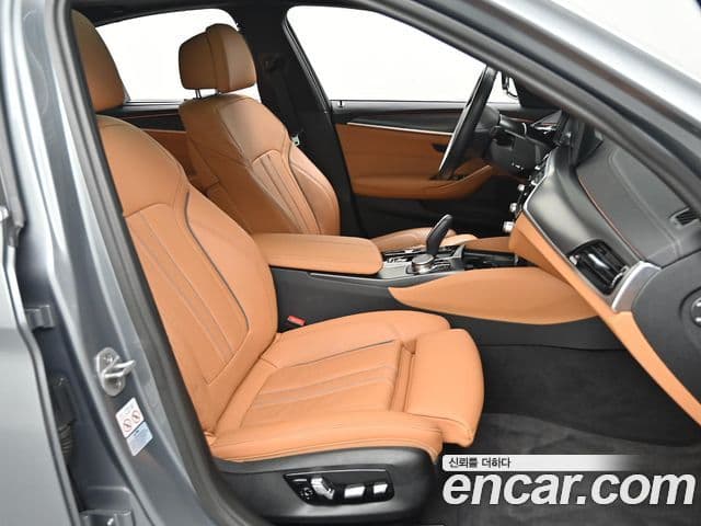 BMW 5 Series 2023 — Şəkil 9/20