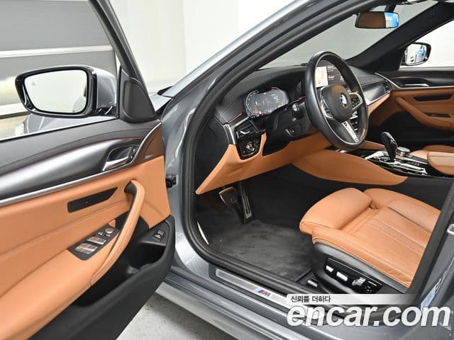 BMW 5 Series 2023 — Şəkil 11/20