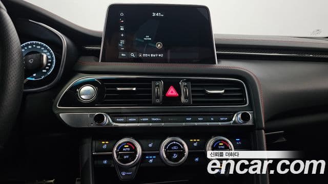 Genesis G70 2020 — ფოტო 13/20