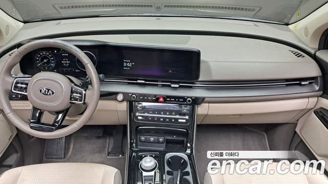 Kia Carnival 2021 — ფოტო 7/20
