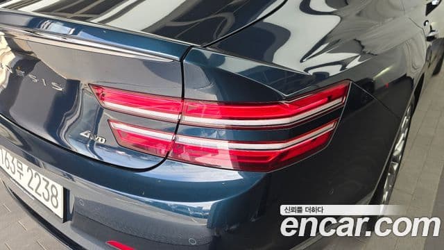 Genesis G80 2022 — Şəkil 18/32