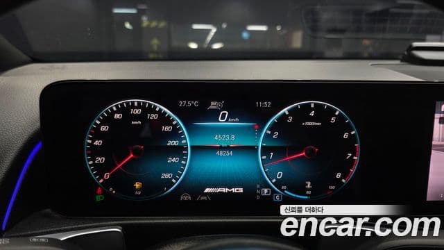 Mercedes-Benz GLB-Class 2021 — Şəkil 8/20