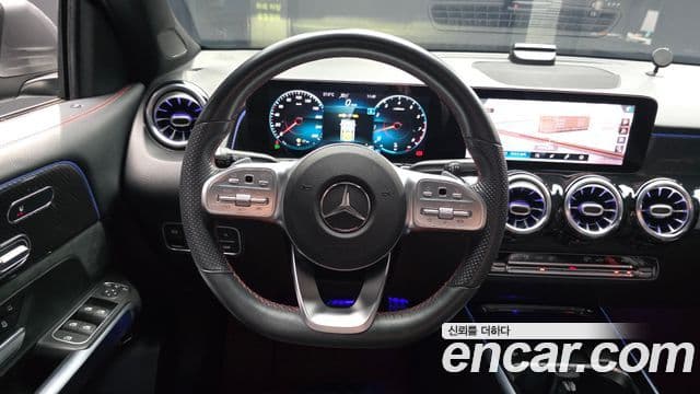 Mercedes-Benz GLB-Class 2021 — Şəkil 13/20