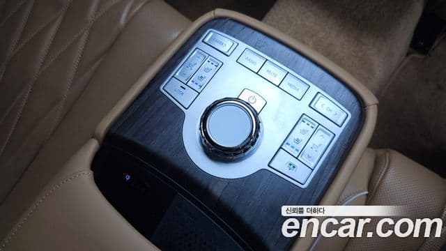 Genesis Electrified G80 2024 — ფოტო 18/20