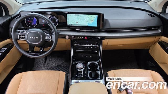 Kia Carnival 2023 — фото 7 из 20