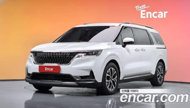 Kia Carnival 2023 — фото 1 из 20
