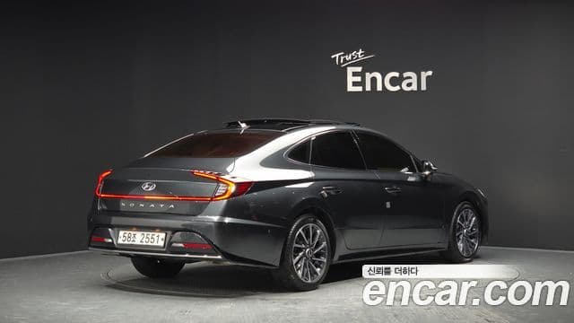 Hyundai Sonata 2019 — Фото 2/20