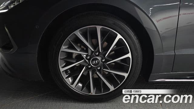 Hyundai Sonata 2019 — Фото 5/20