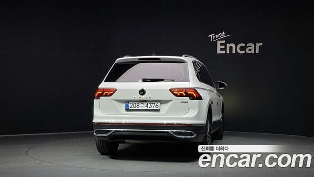 Volkswagen Tiguan 2021 — ფოტო 4/20