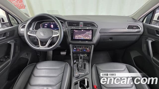 Volkswagen Tiguan 2021 — ფოტო 7/20