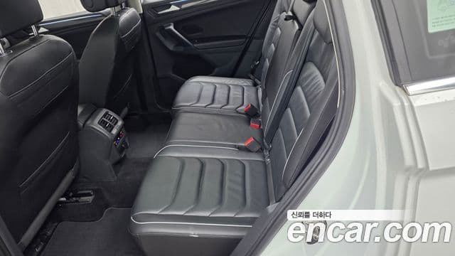 Volkswagen Tiguan 2021 — Photo 29/32