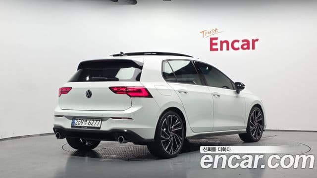 Volkswagen Golf 2024 — ფოტო 2/20