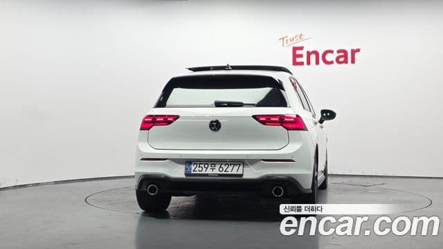 Volkswagen Golf 2024 — ფოტო 4/20