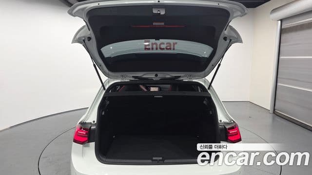 Volkswagen Golf 2024 — ფოტო 20/20