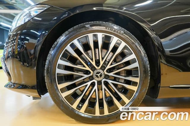 Mercedes-Benz S-Class 2023 — ფოტო 19/20