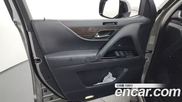 Lexus LX 2025 — Photo 36/38