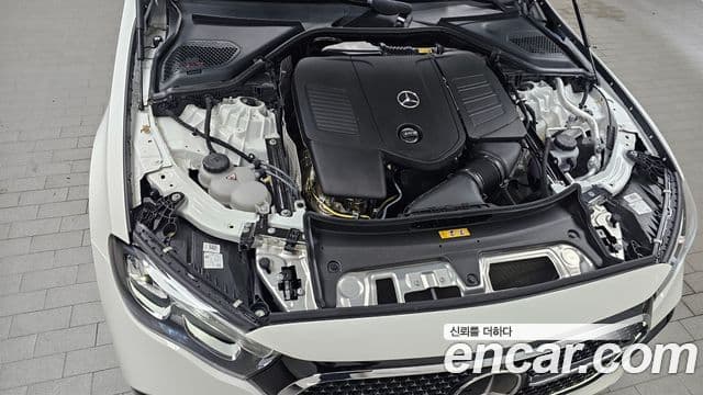 Mercedes-Benz E-Class 2025 — ფოტო 6/20