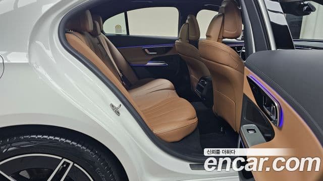 Mercedes-Benz E-Class 2025 — ფოტო 11/20