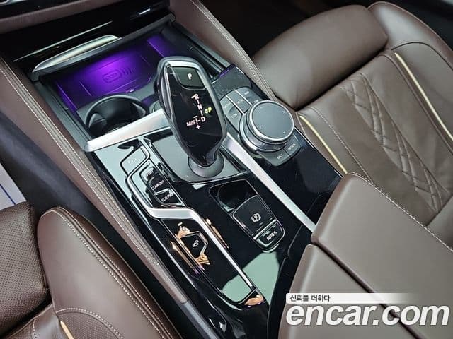 BMW 5 Series 2021 — ფოტო 7/19