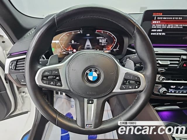 BMW 5 Series 2021 — ფოტო 8/19