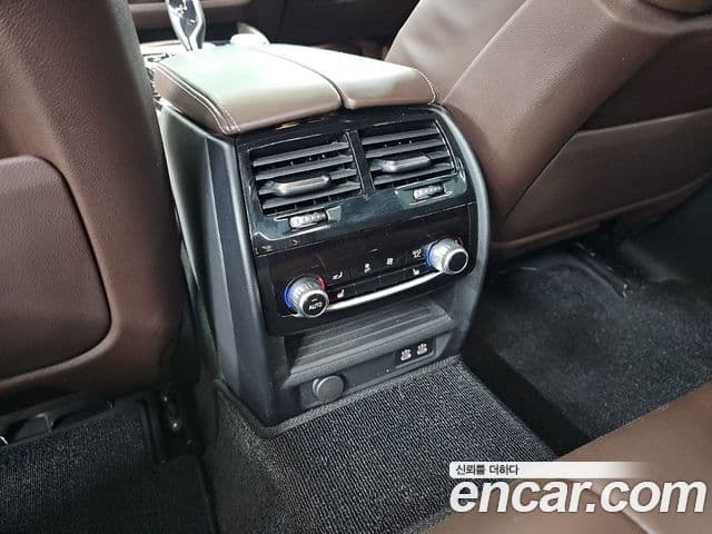BMW 5 Series 2021 — ფოტო 13/19