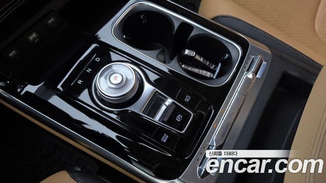 Kia Carnival 2023 — ფოტო 9/20