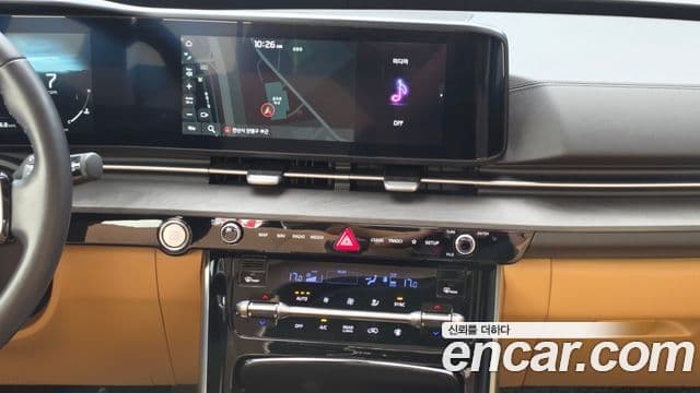 Kia Carnival 2023 — ფოტო 14/20
