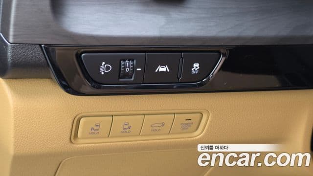 Kia Carnival 2023 — фото 15 из 20
