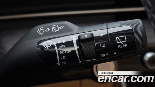 Kia Carnival 2023 — ფოტო 16/20