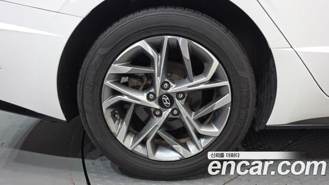 Hyundai Sonata 2022 — ფოტო 5/20