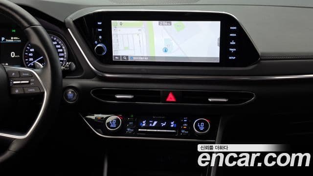 Hyundai Sonata 2022 — ფოტო 14/20