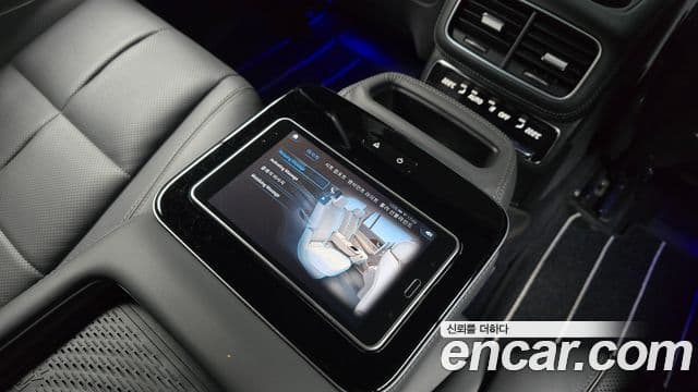 Mercedes-Benz GLS-Class 2020 — Photo 28/34