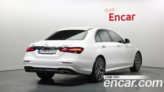 Mercedes-Benz E-Class 2020 — ფოტო 2/20