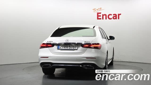 Mercedes-Benz E-Class 2020 — ფოტო 4/20