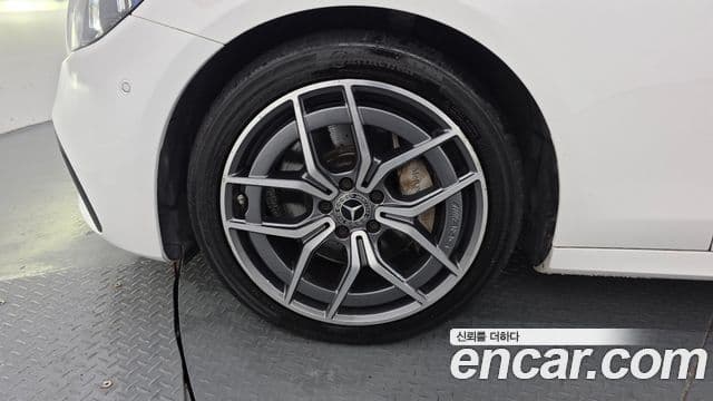 Mercedes-Benz E-Class 2020 — ფოტო 5/20