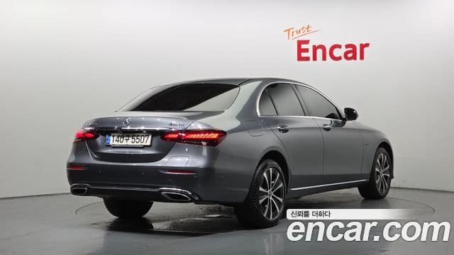 Mercedes-Benz E-Class 2021 — ფოტო 2/20