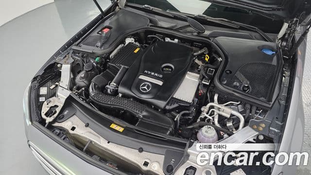 Mercedes-Benz E-Class 2021 — ფოტო 6/20