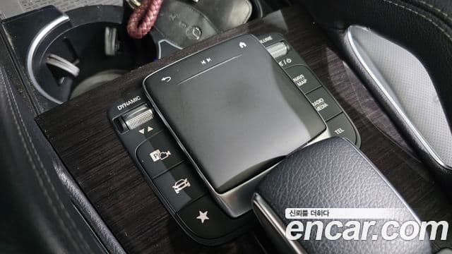 Mercedes-Benz GLE-Class 2021 — Şəkil 8/41
