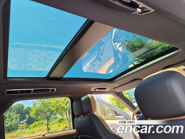 Land Rover Range Rover Sport 2023 — Photo 6/20