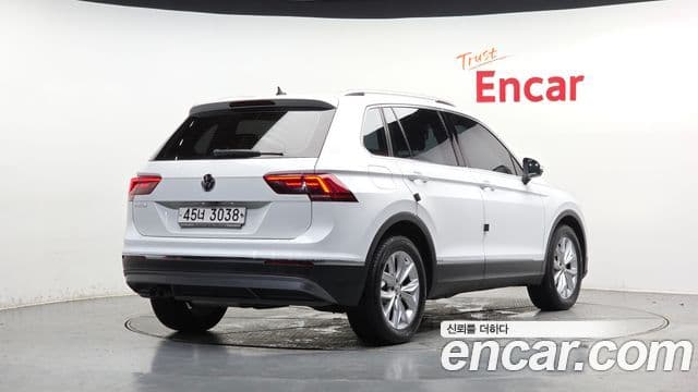 Volkswagen Tiguan 2018 — фото 2 из 20