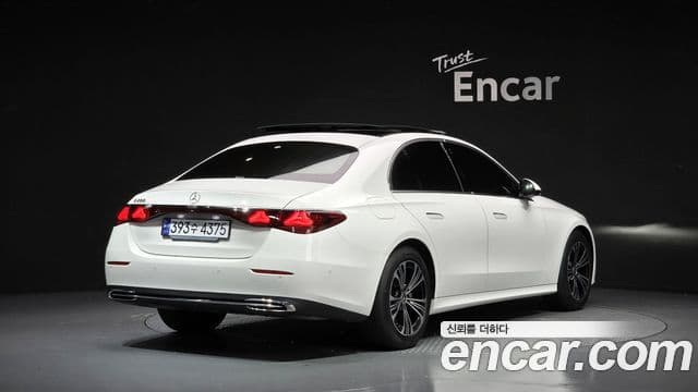 Mercedes-Benz E-Class 2024 — Şəkil 1/20